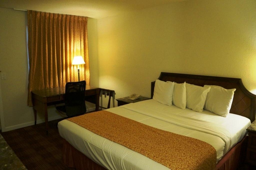 Waterford Inn מראה חיצוני תמונה