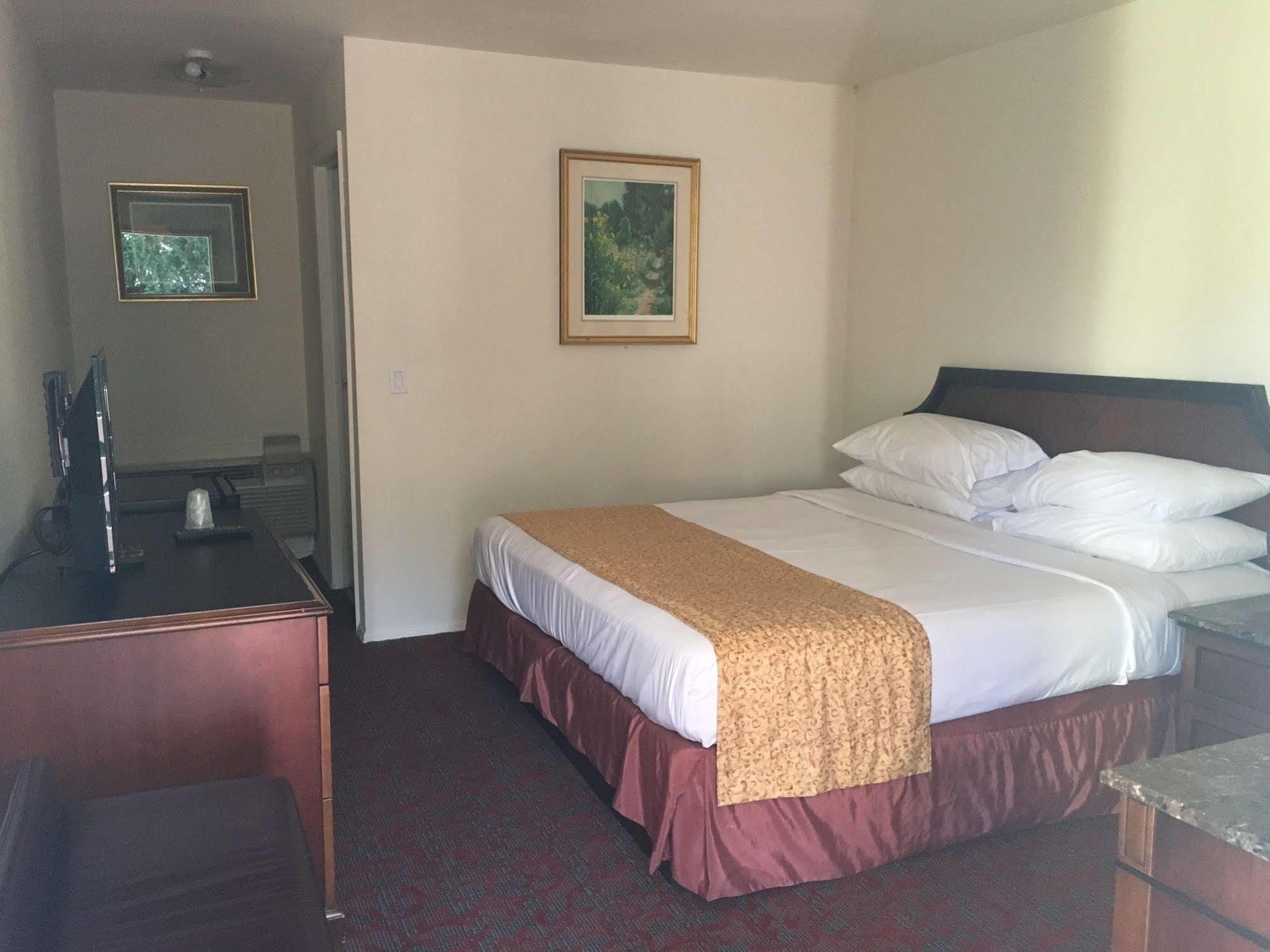 Waterford Inn מראה חיצוני תמונה
